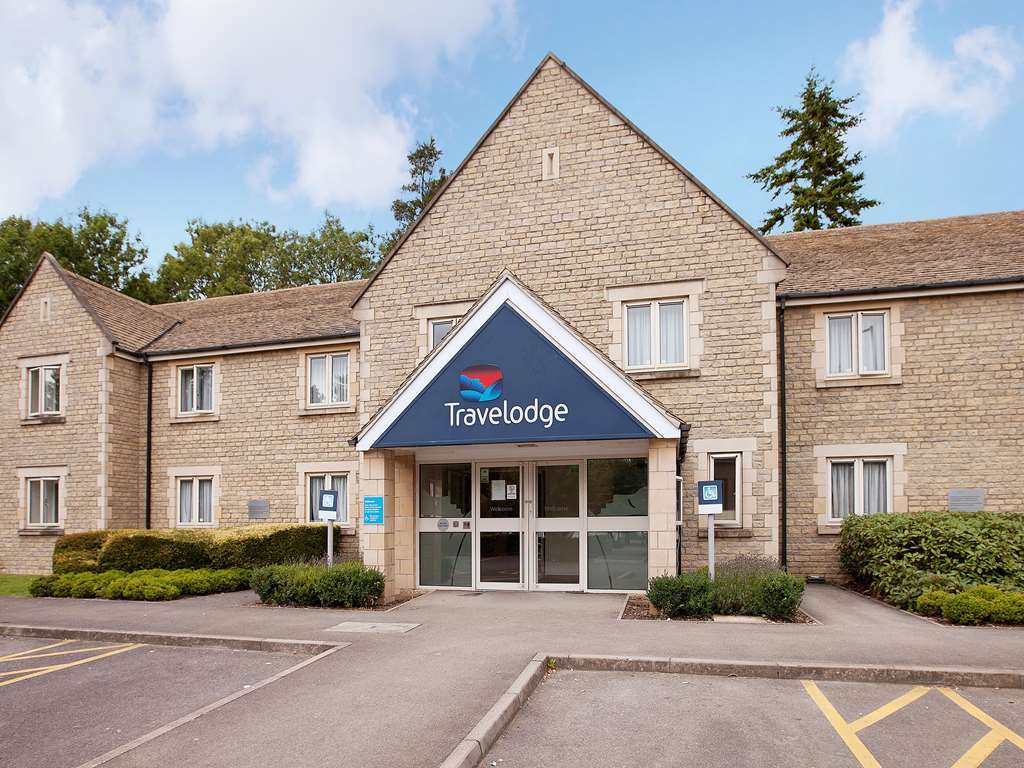 Travelodge Cirencester Kültér fotó